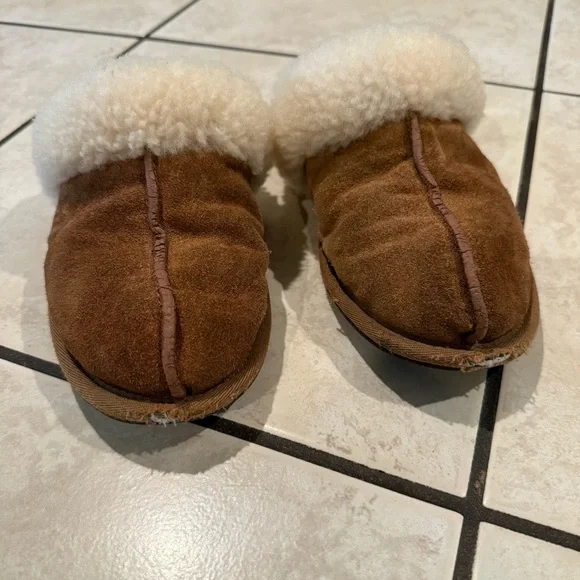 UGG Scuffette slippers - Picture 2 of 5